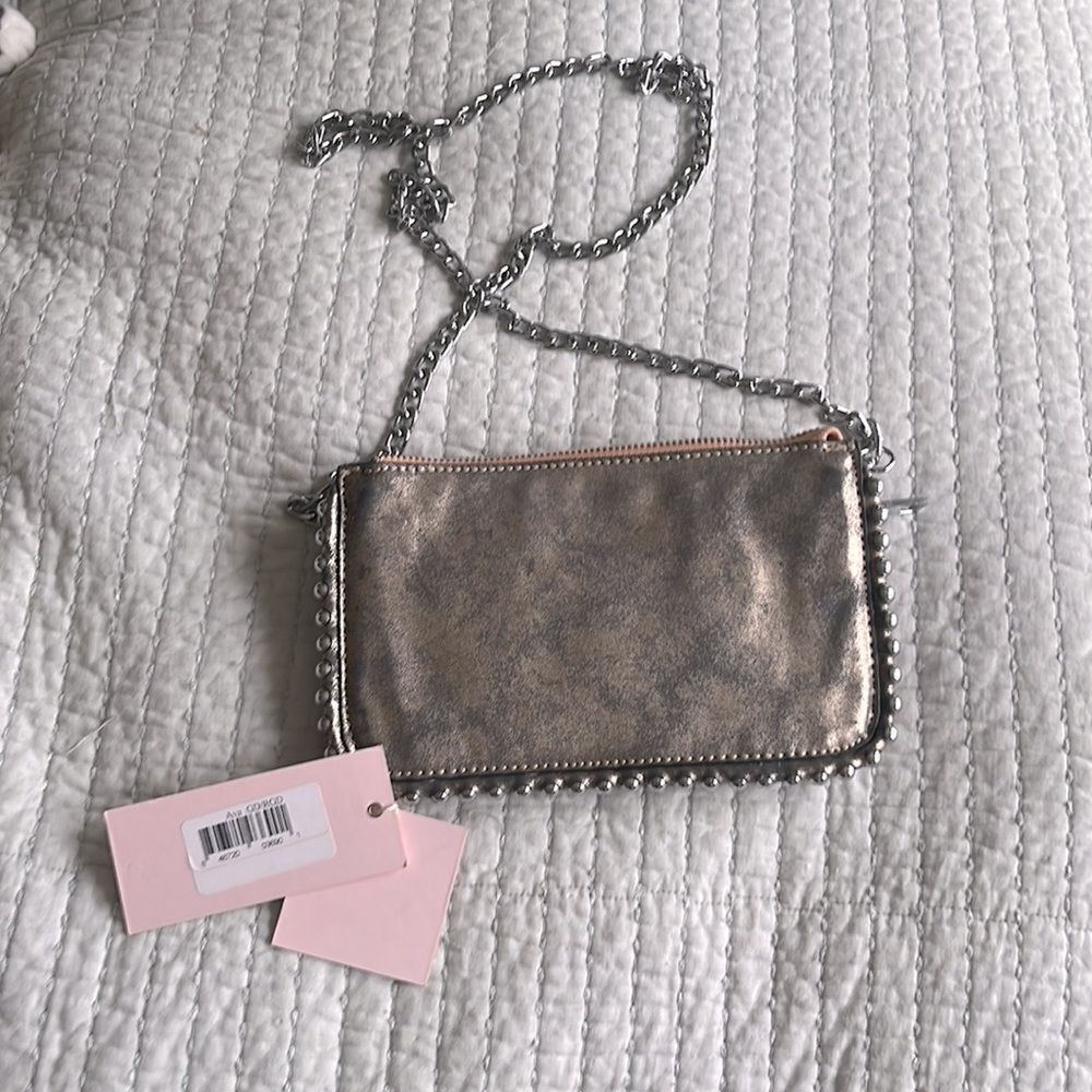 NWT w/ Izzy Vegan Crossbody Clutch - Picture 5 of 7
